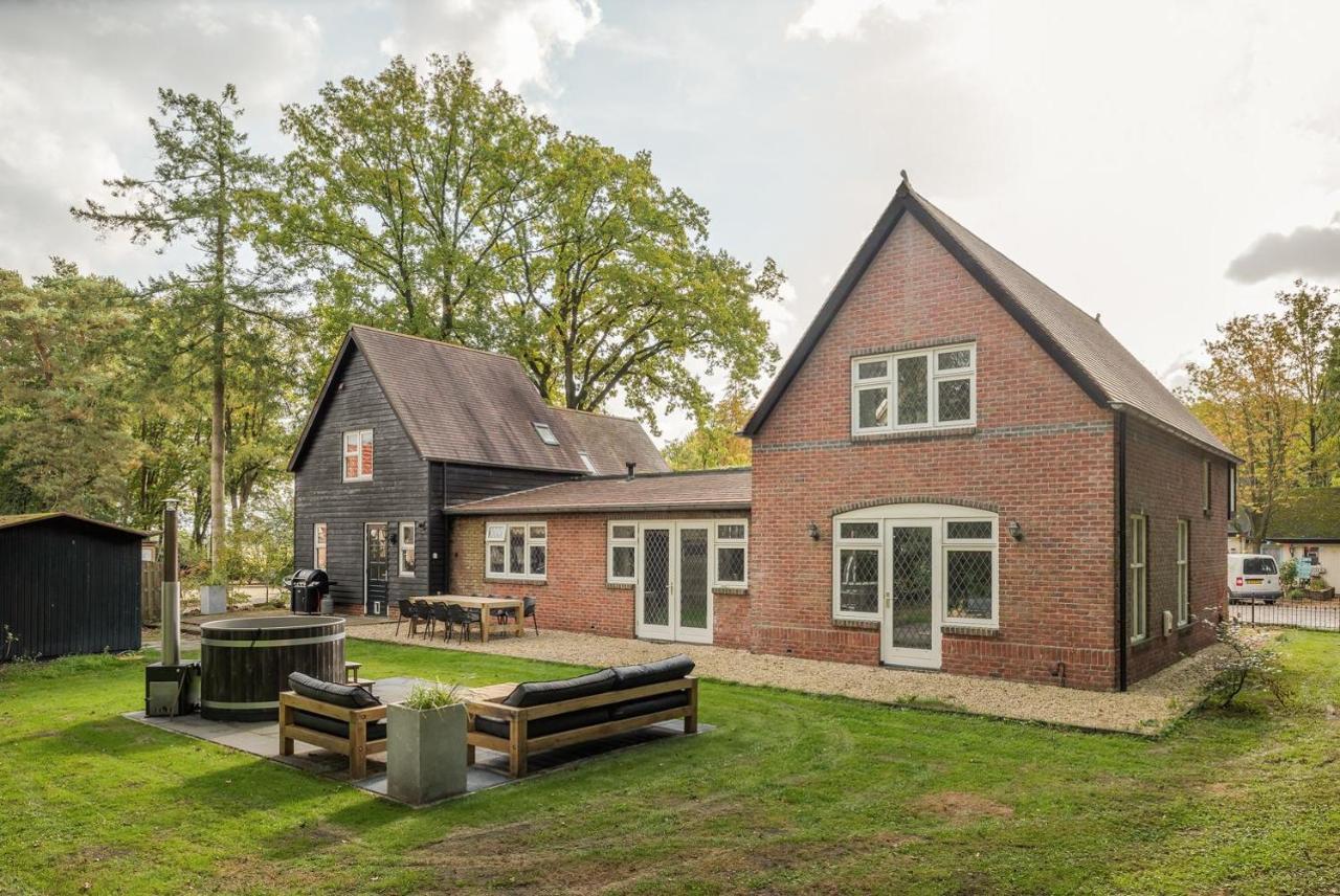 Beautiful English Villa With Hottub Zuidwolde  ภายนอก รูปภาพ