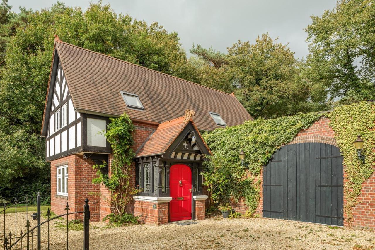 Beautiful English Villa With Hottub Zuidwolde  ภายนอก รูปภาพ